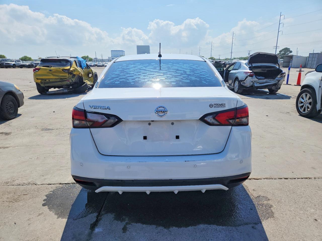 2020 Nissan Versa S - Фото 6