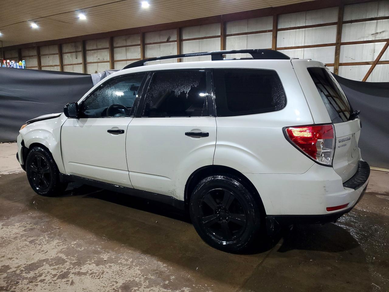 2011 Subaru Forester 2.5X - Фото 2