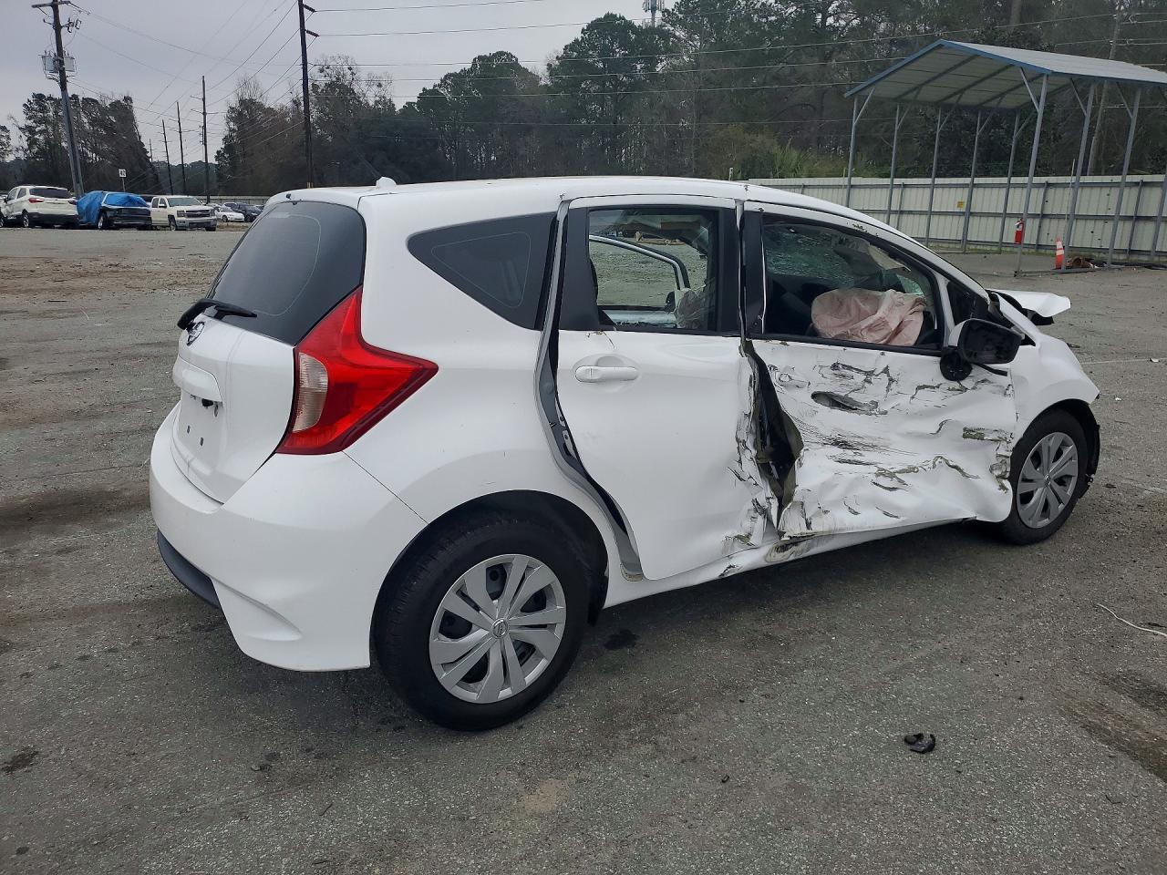 2017 Nissan Versa Note S Plus - Фото 3
