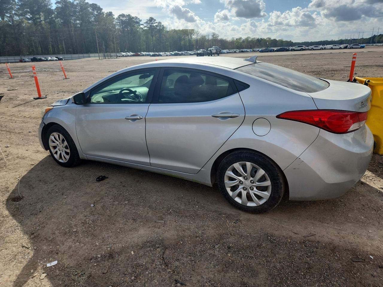 2013 Hyundai Elantra Gls - Image 2