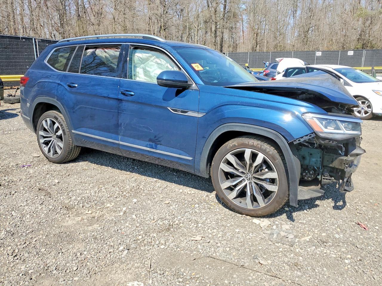 2023 Volkswagen Atlas Sel Premium R-Line - Image 4