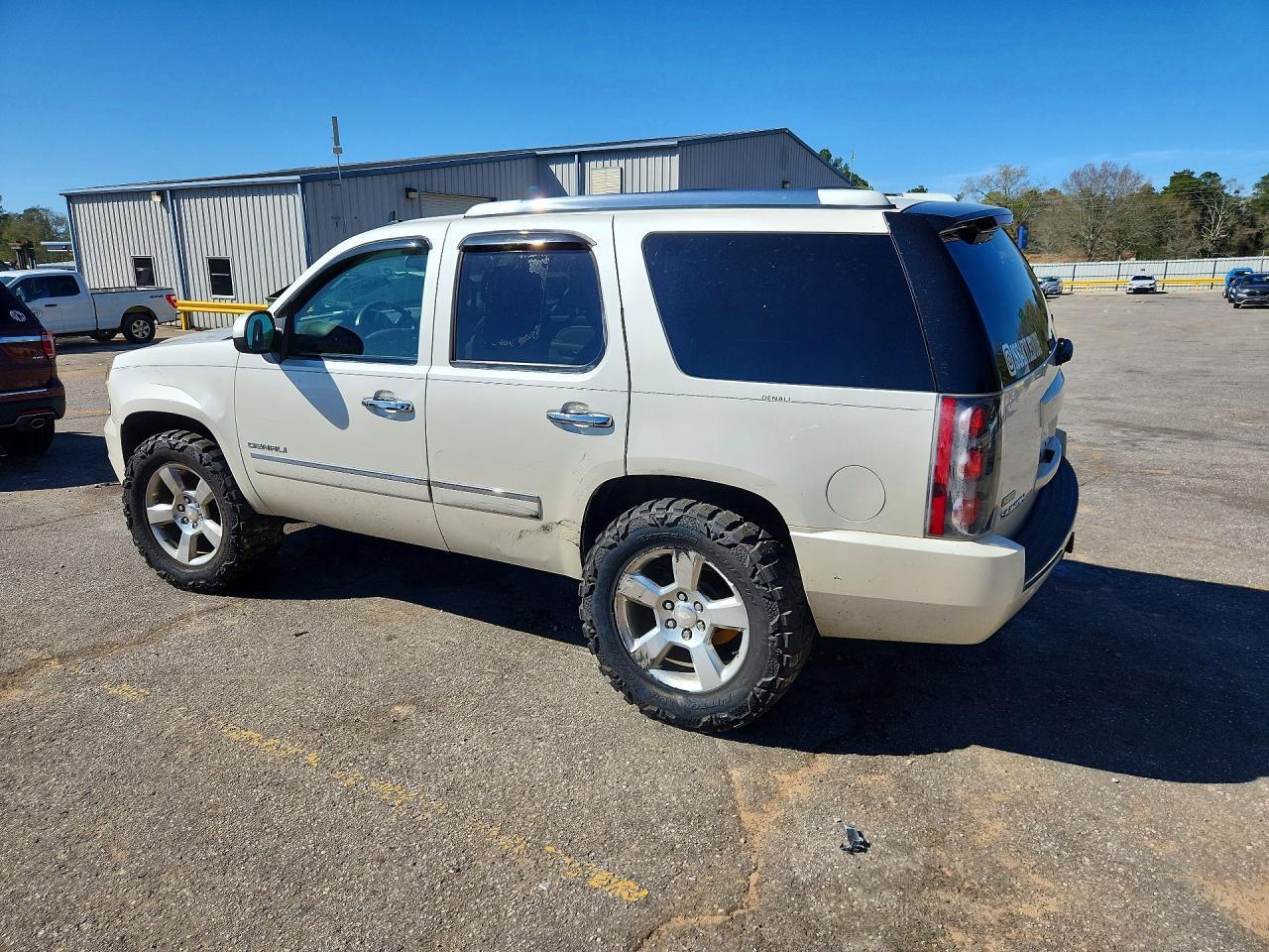 2010 GMC Yukon Denali - Фото 2