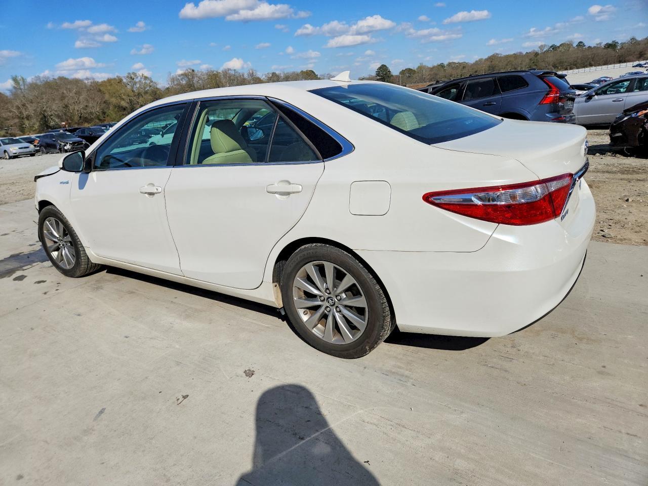 2016 Toyota Camry Hybrid Xle - Фото 2