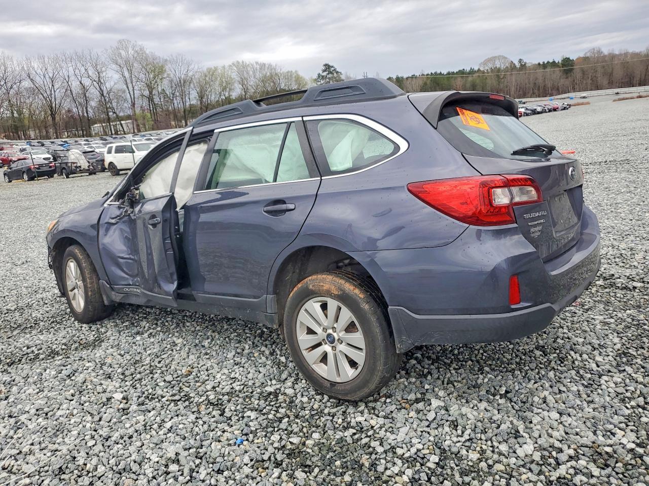 2015 Subaru Outback 2.5I - Image 2