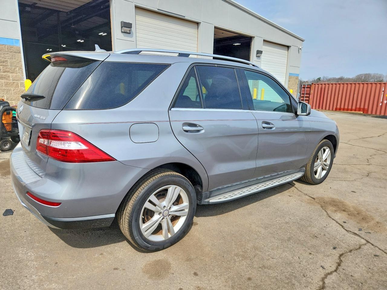 2015 Mercedes-Benz Ml 250 Bluetec - Image 3