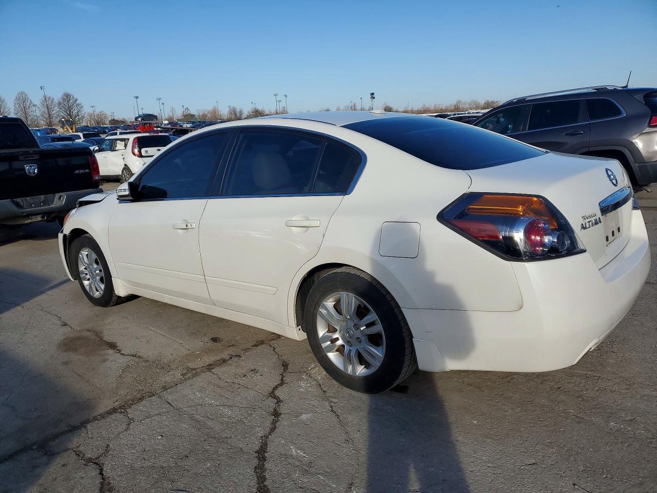 2011 Nissan Altima 2.5 - Фото 2