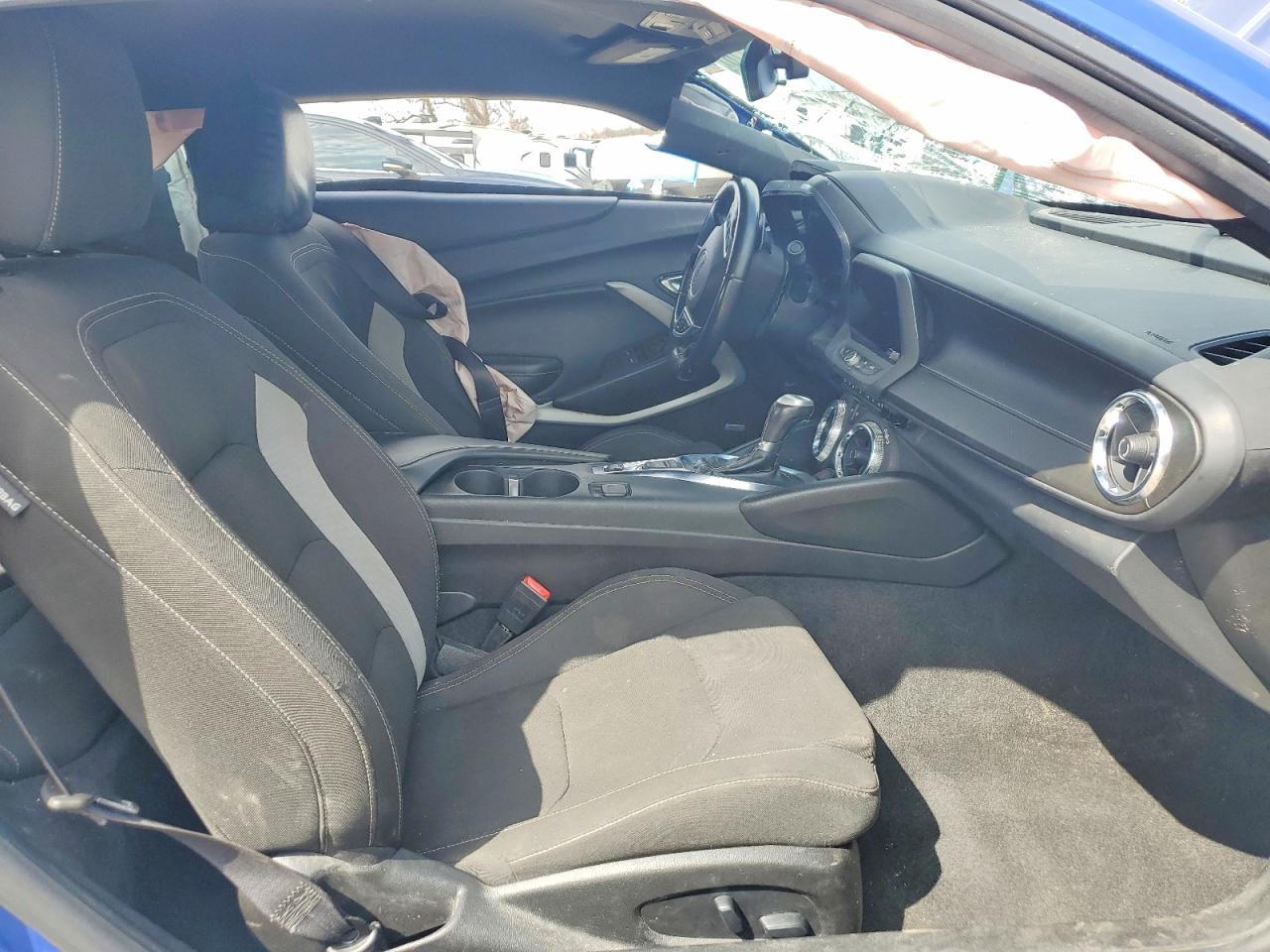 2021 Chevrolet Camaro Ls - Фото 7