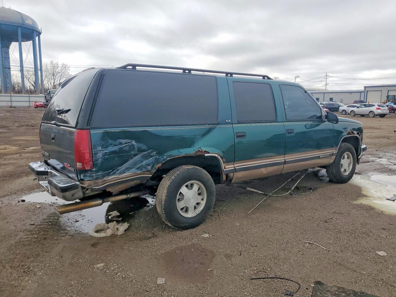 1996 GMC Suburban C1500 - Image 3