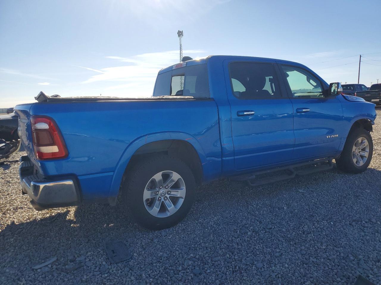 2021 Ram 1500 Laramie - Фото 3