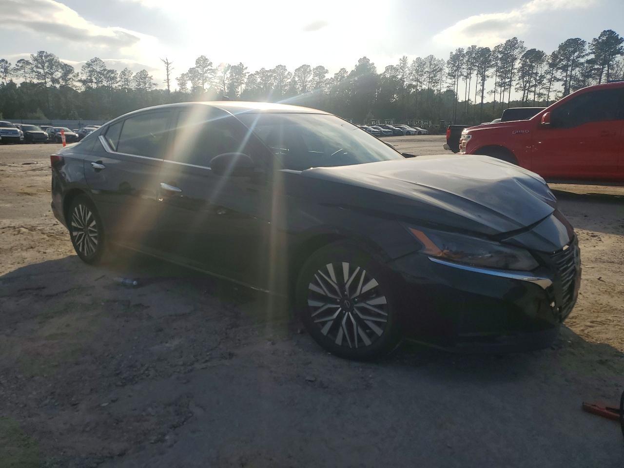 2024 Nissan Altima 2.5 Sv - Image 4