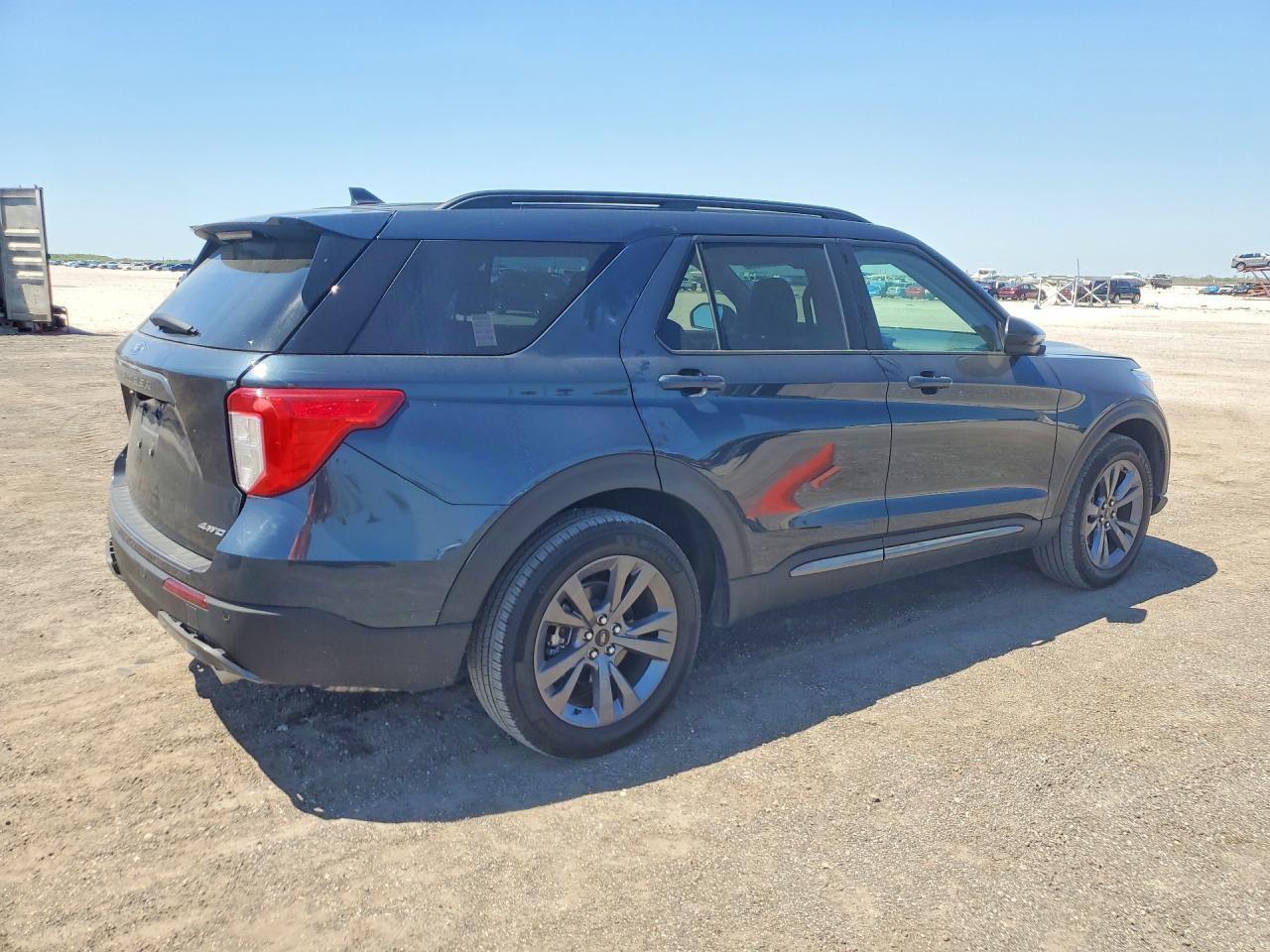2024 Ford Explorer Xlt - Фото 3