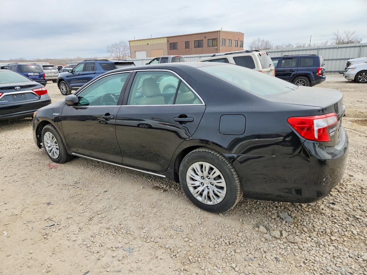 2012 Toyota Camry Hybrid Le - Фото 2