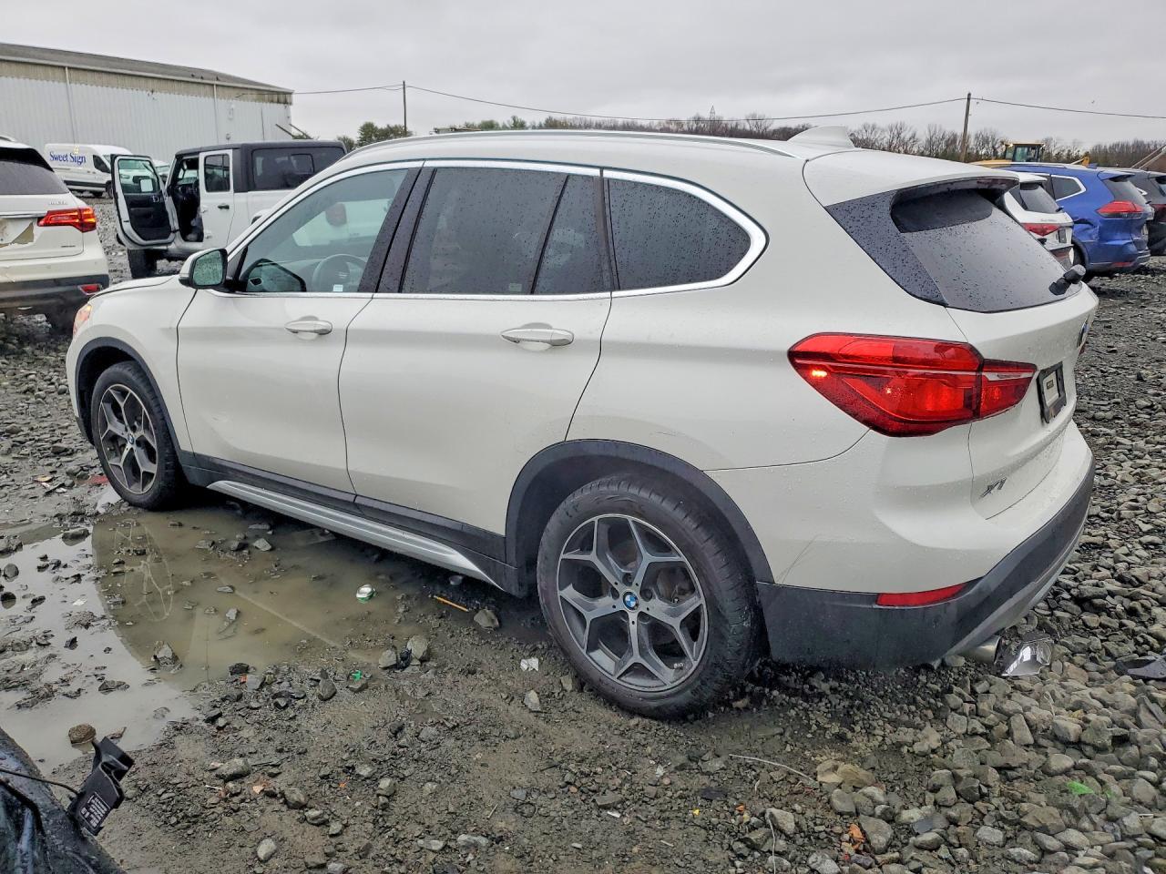 2019 BMW X1 xDrive28I - Image 2