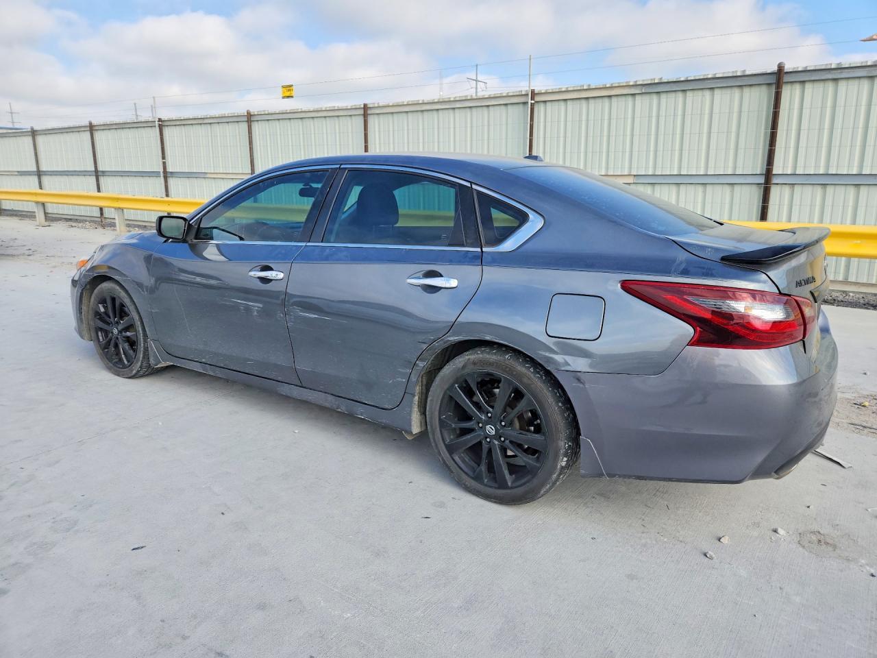 2018 Nissan Altima 2.5 Sr - Фото 2