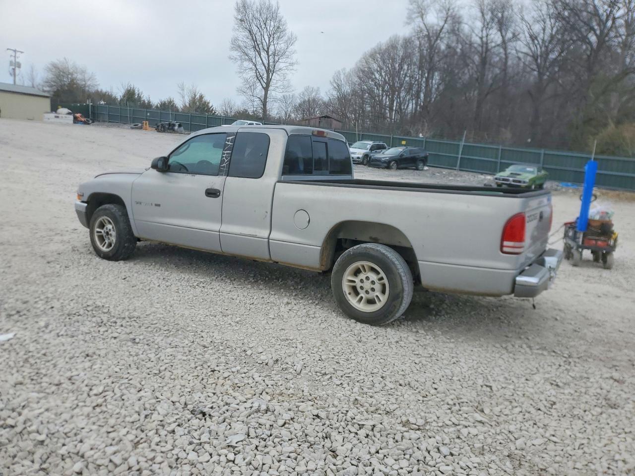 2000 Dodge Dakota - Image 2
