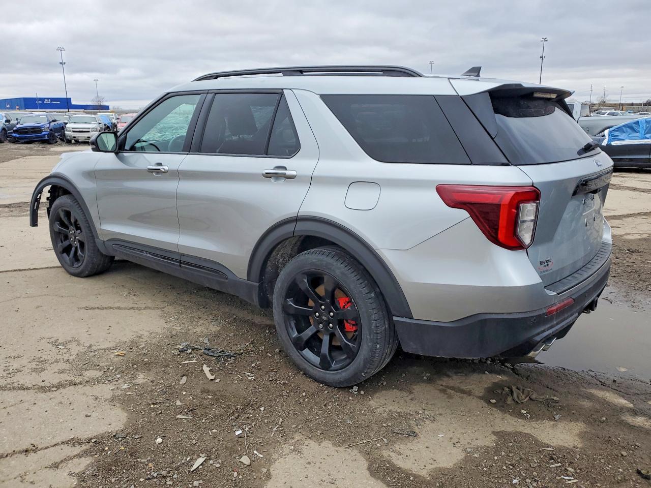 2023 Ford Explorer St - Фото 2