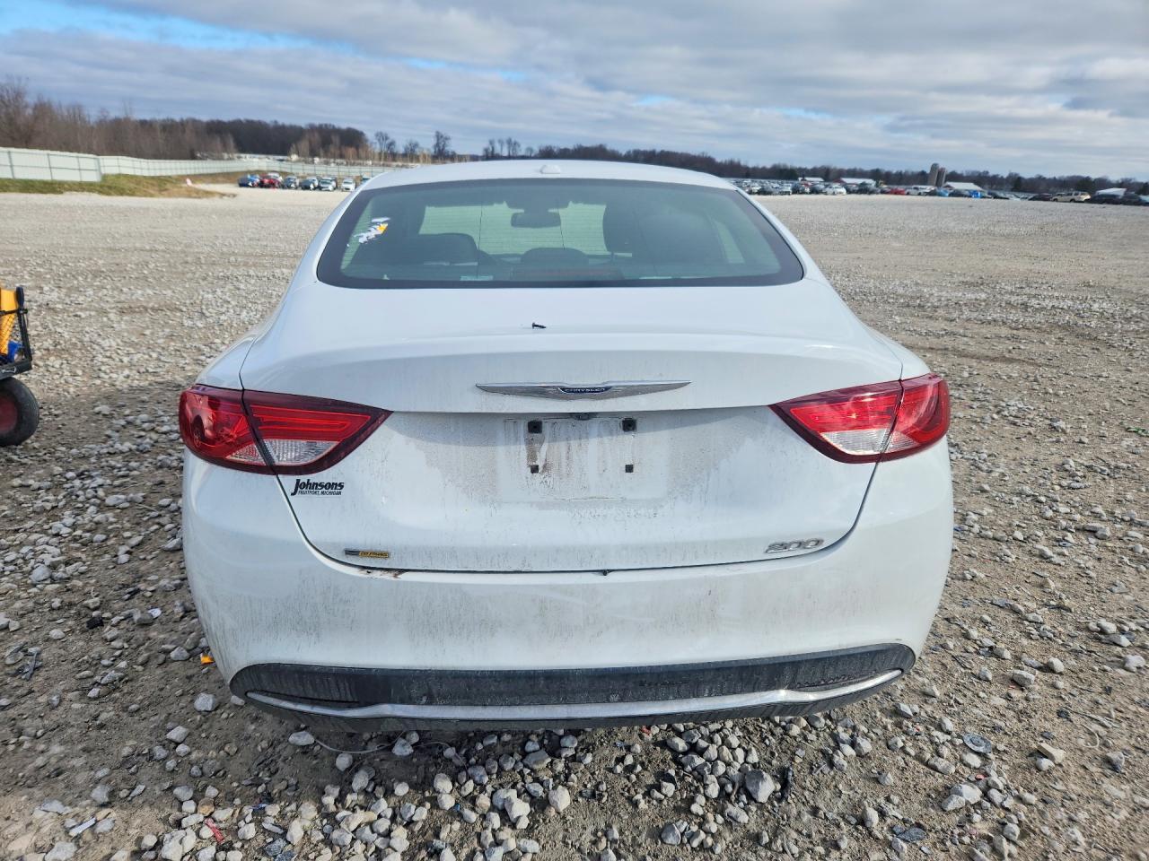 2016 Chrysler 200 Limited - Image 6