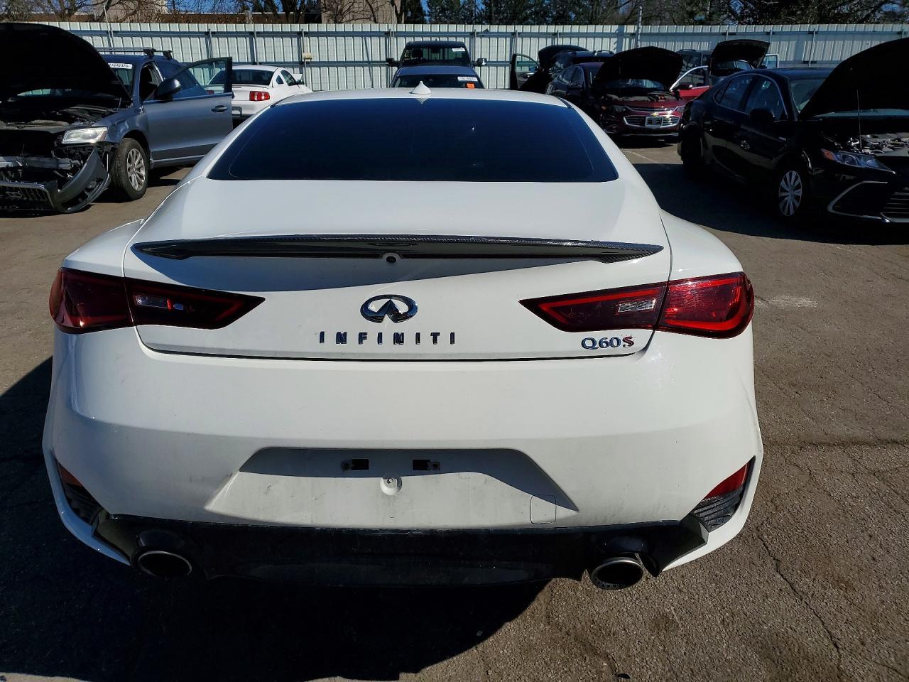 2017 Infiniti Q60 Red Sport 400 - Image 6