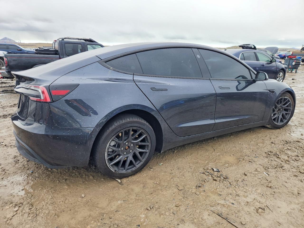 2025 Tesla Model 3 - Image 3