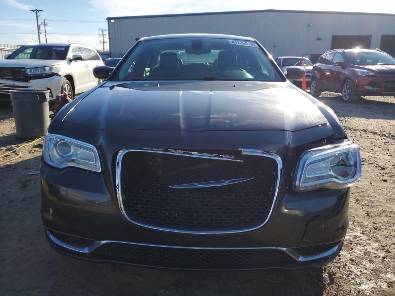 2015 Chrysler 300 Limited - Фото 5