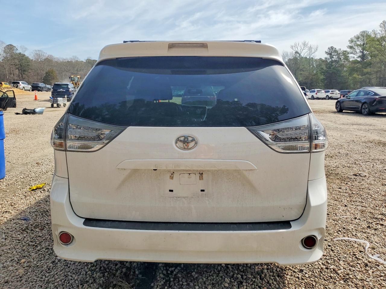 2016 Toyota Sienna Se 8-Passenger - Фото 6