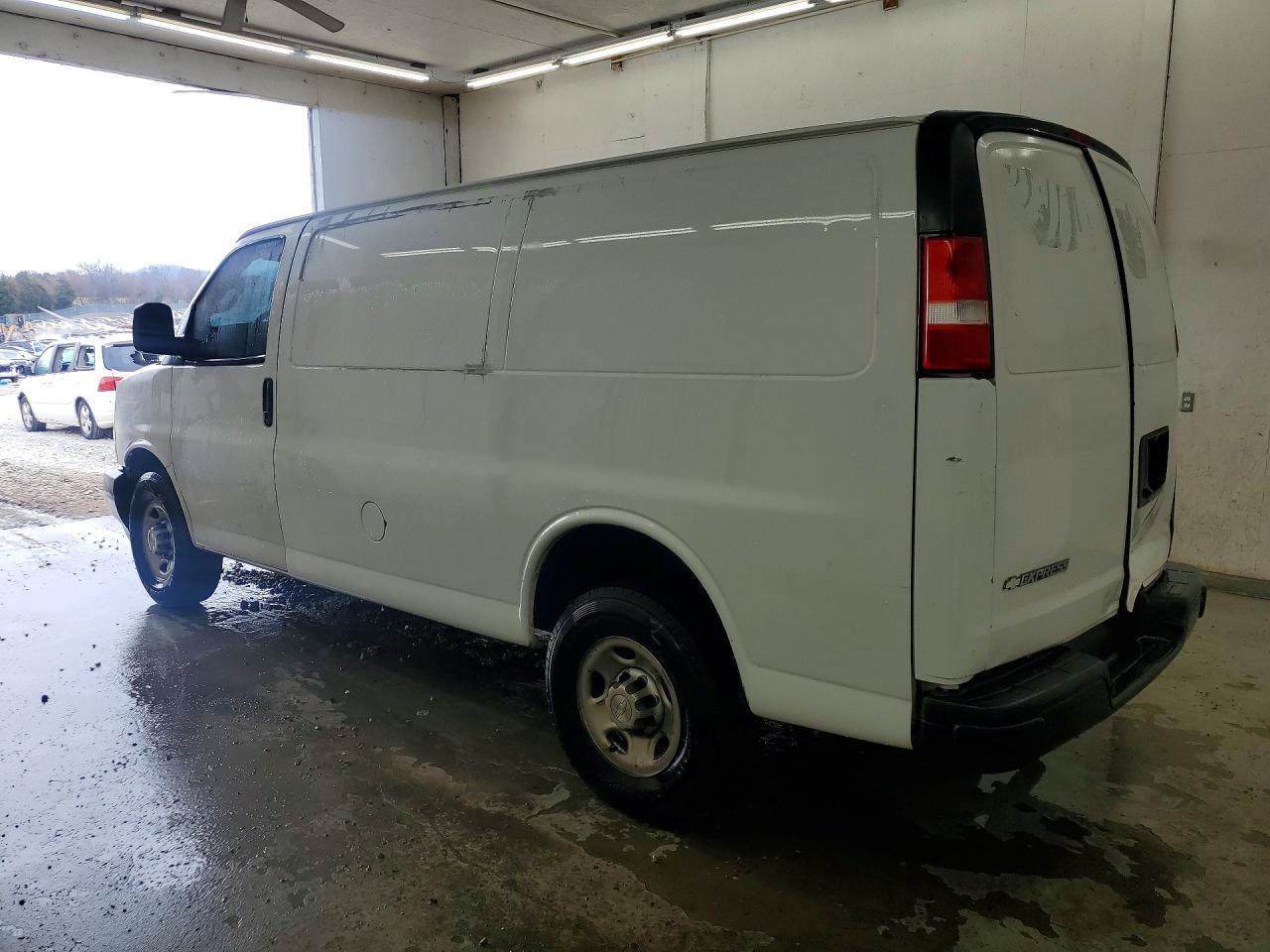 2020 Chevy Express G2500 Cargo - R & D - Pri Fleet - Ck Eng Lt On - Фото 2