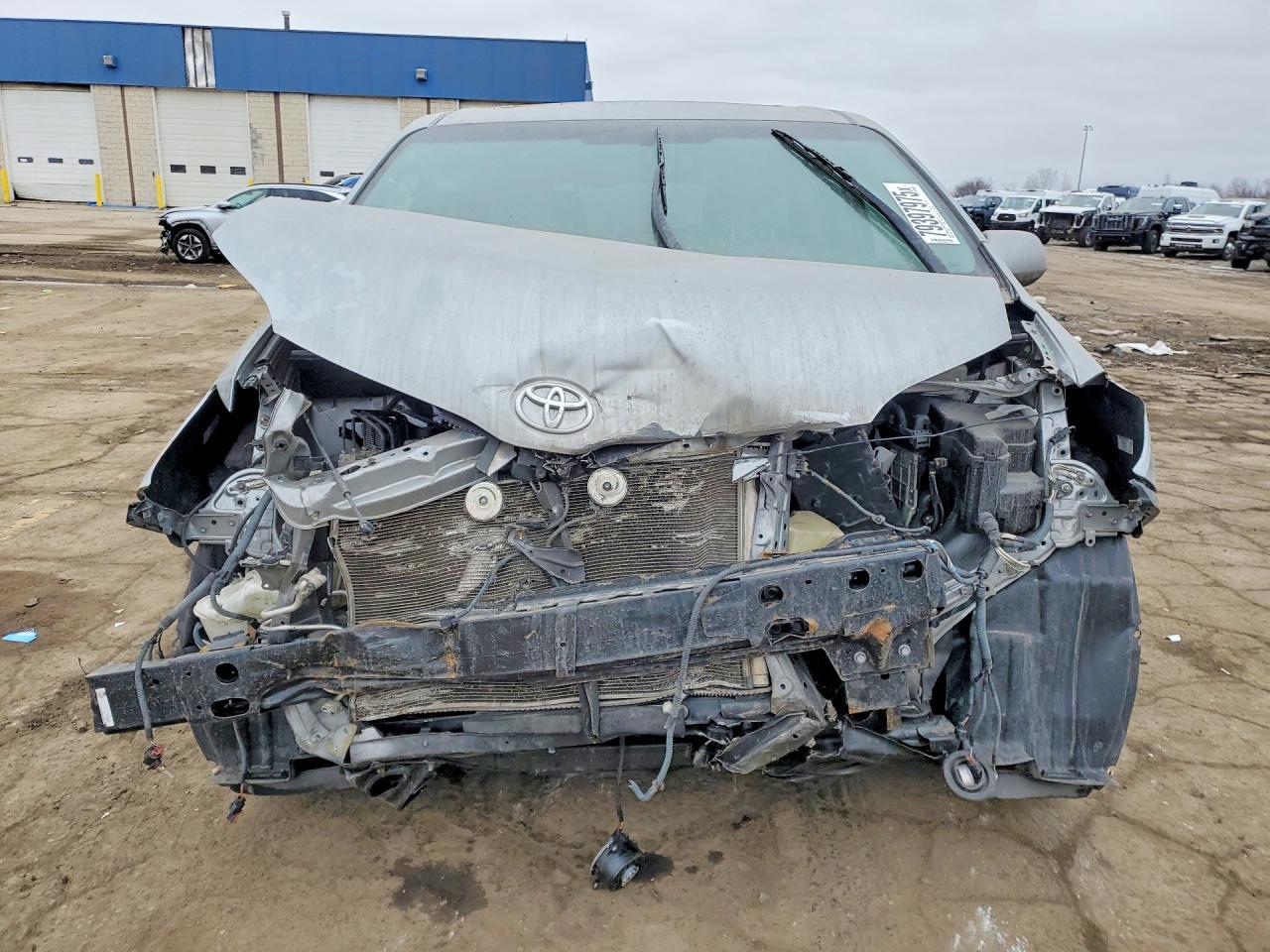 2016 Toyota Sienna Xle 8-Passenger - Image 5