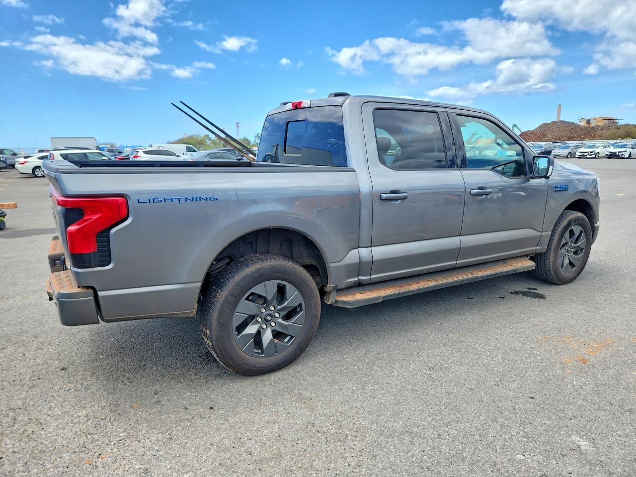 2025 Ford F150 Lightning Lariat - Фото 3