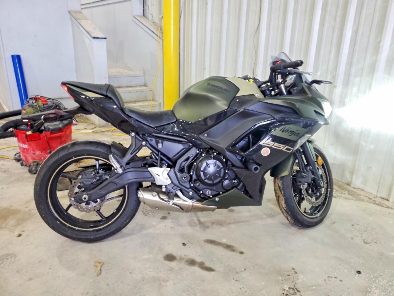 2024 Kawasaki Ex650 R