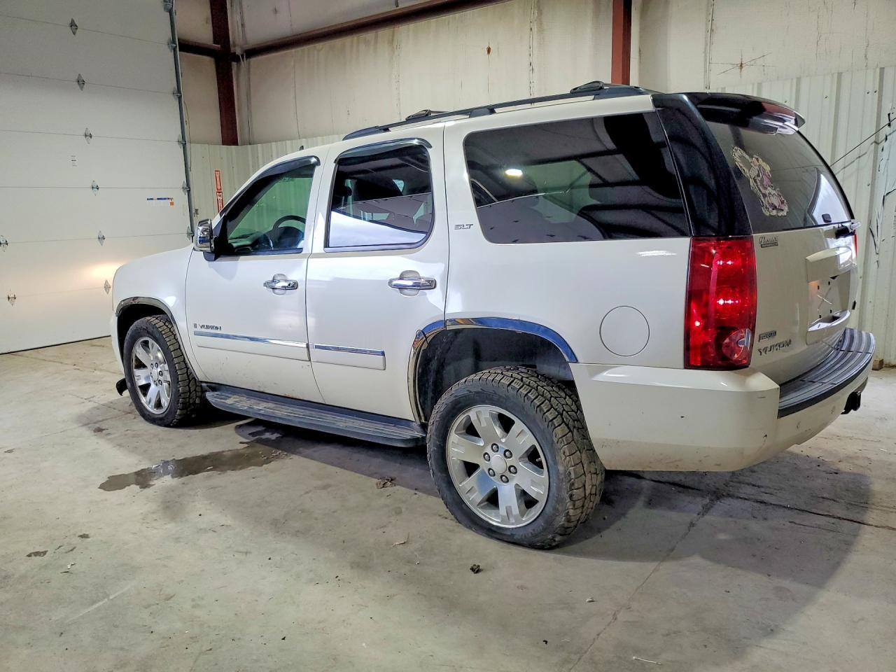 2009 GMC Yukon Slt - Image 2