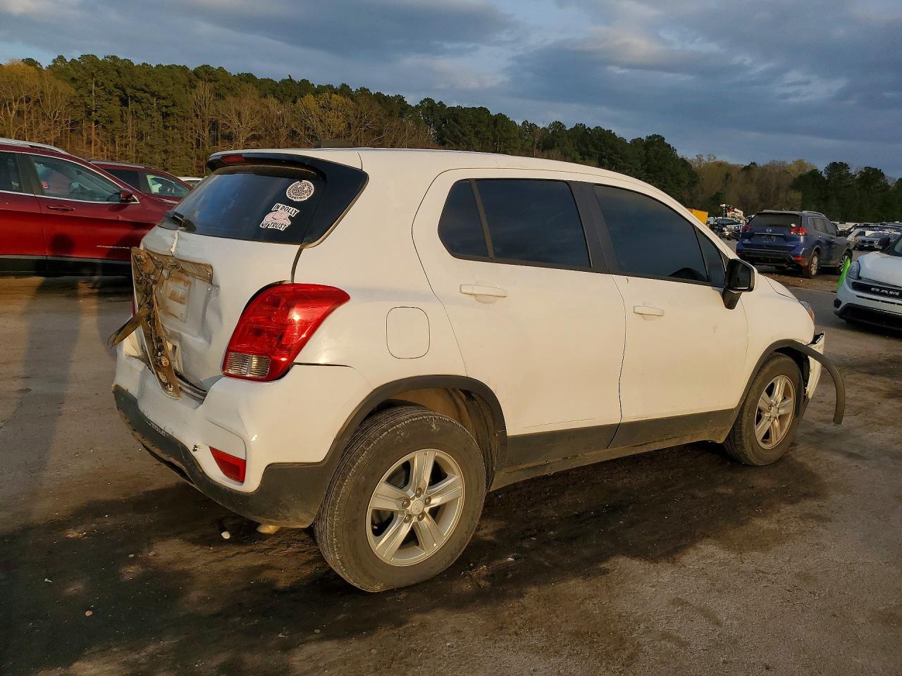 2019 Chev Trax - Image 3