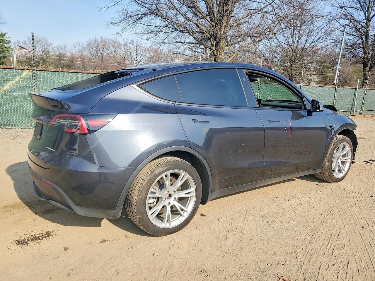 2024 Tesla Model Y - Фото 3