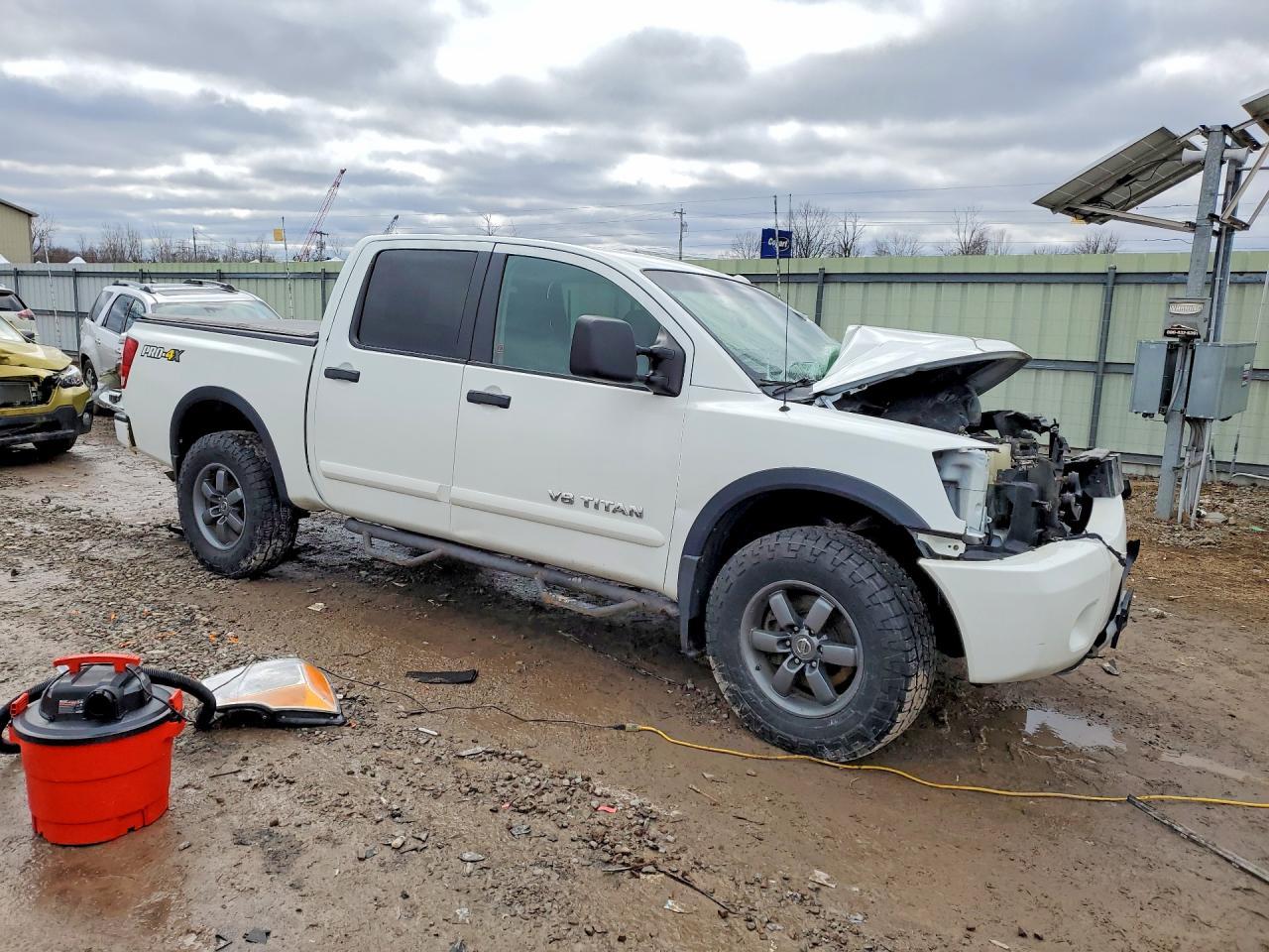 2013 Nissan Titan - Фото 4