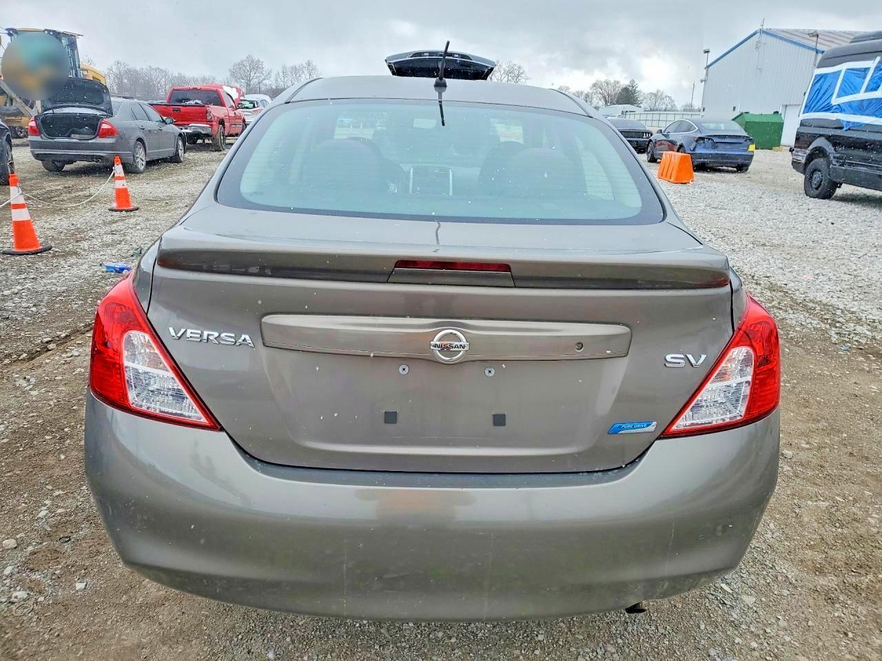 2014 Niss Versa S - Фото 6