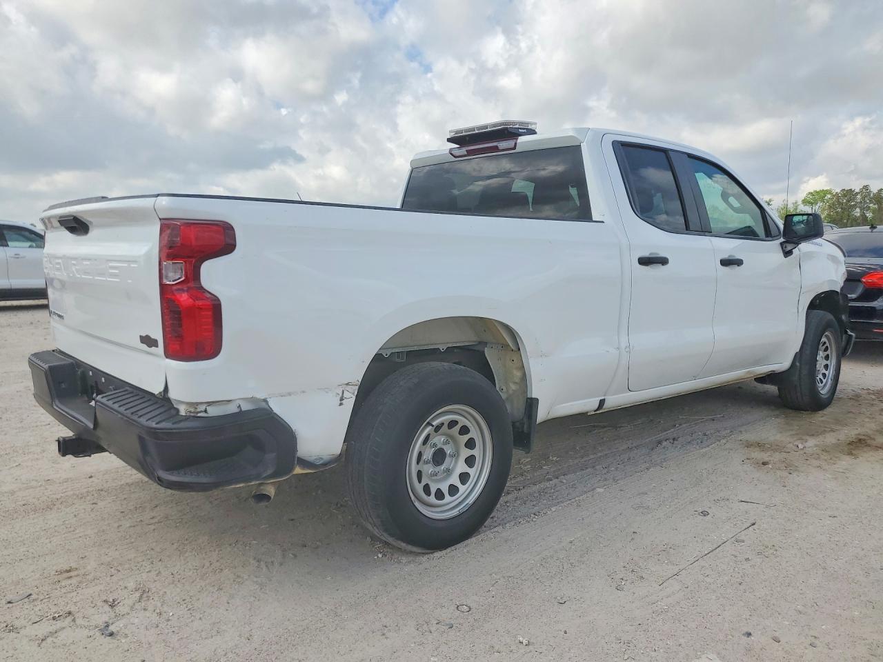 2024 Chevrolet Silverado K1500 - Фото 3
