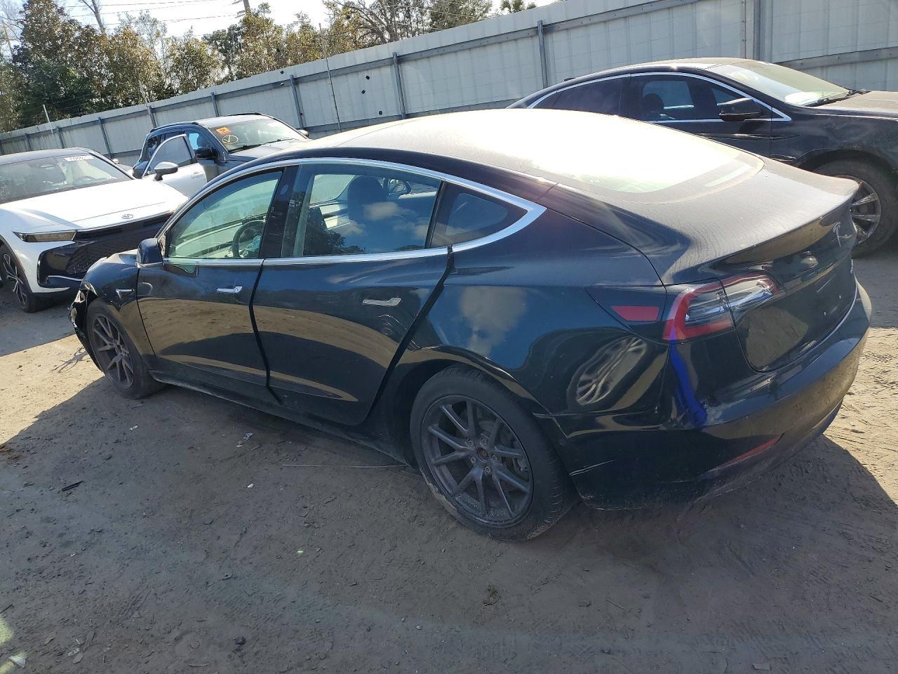 2018 Tesla Model 3 - Image 2