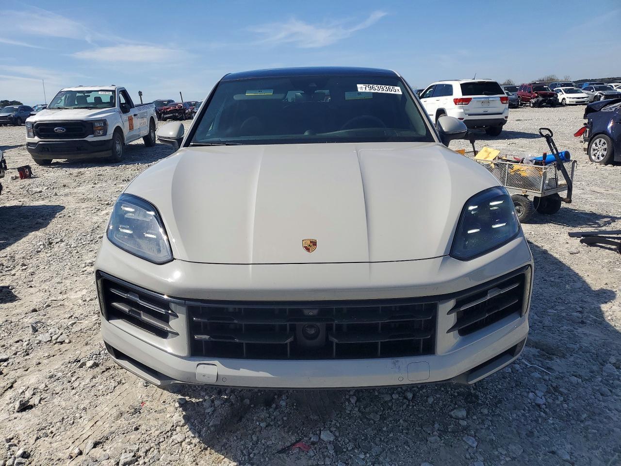 2024 Porsche Cayenne Coupe - Image 5