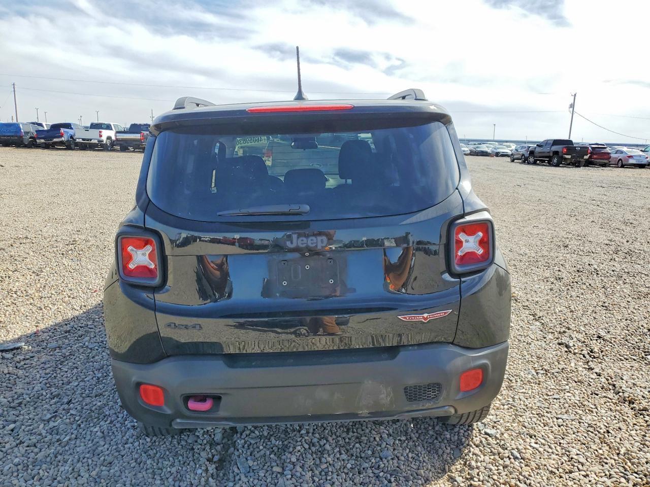 2017 Jeep Renegade - Image 6