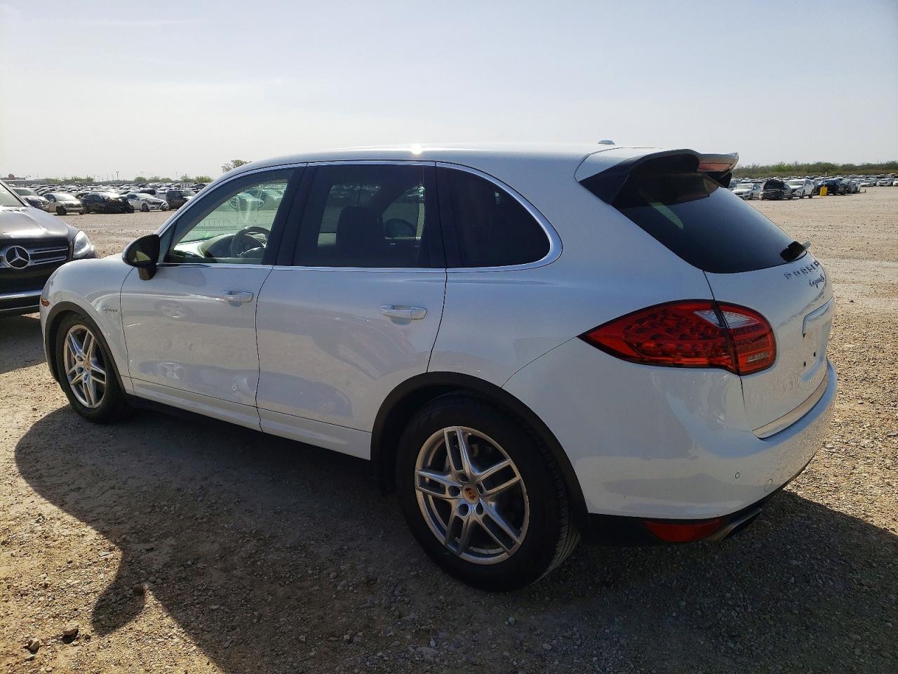 2014 Porsche Cayenne S Hybrid - Image 2