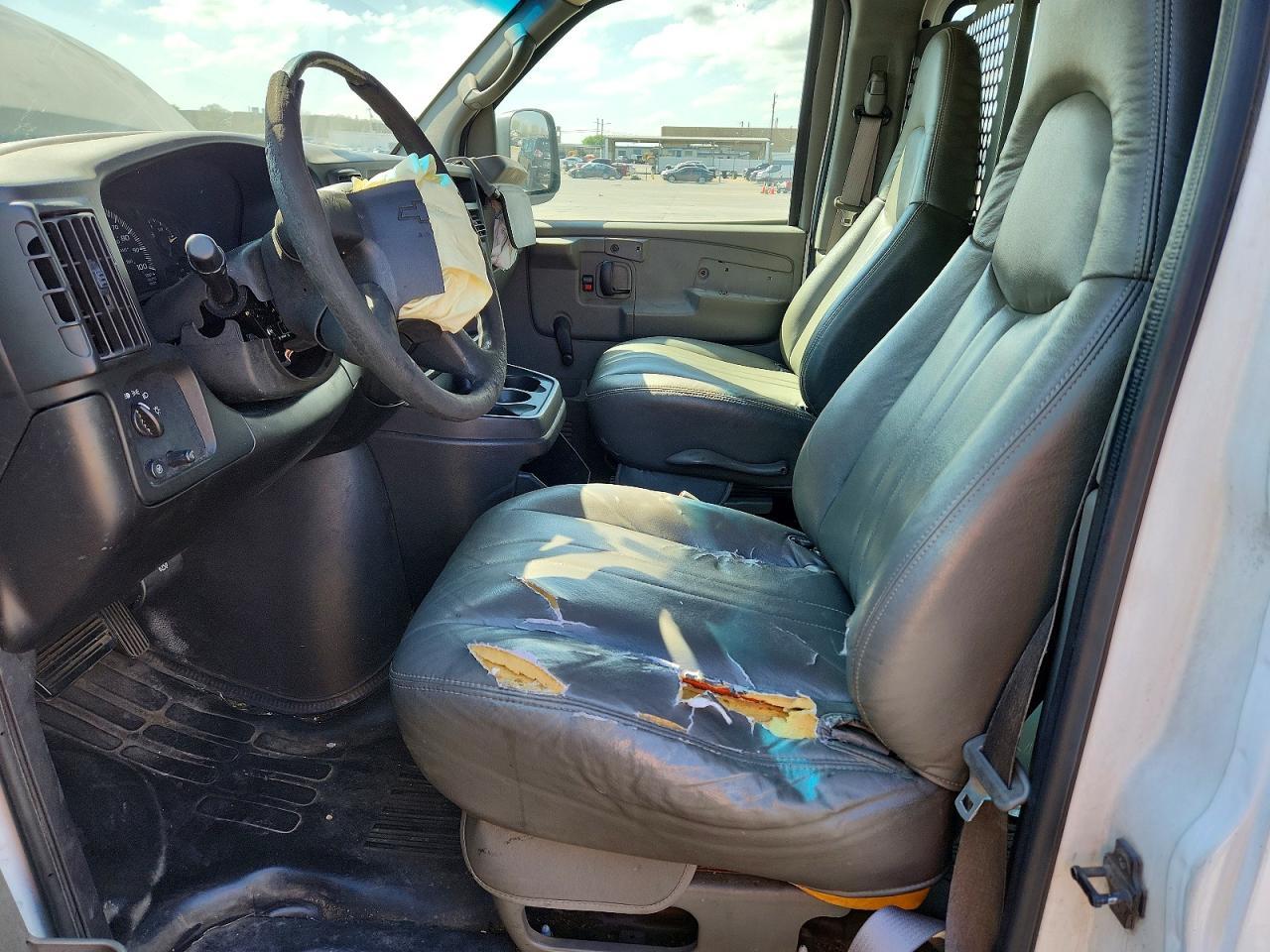 2004 Chevrolet Express 1500 Delivery Van - Фото 7
