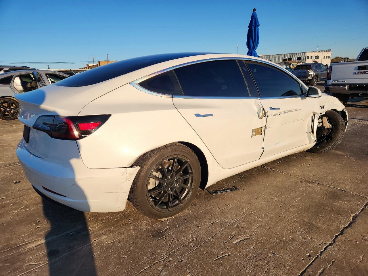 2020 Tesla Model 3 - Фото 3