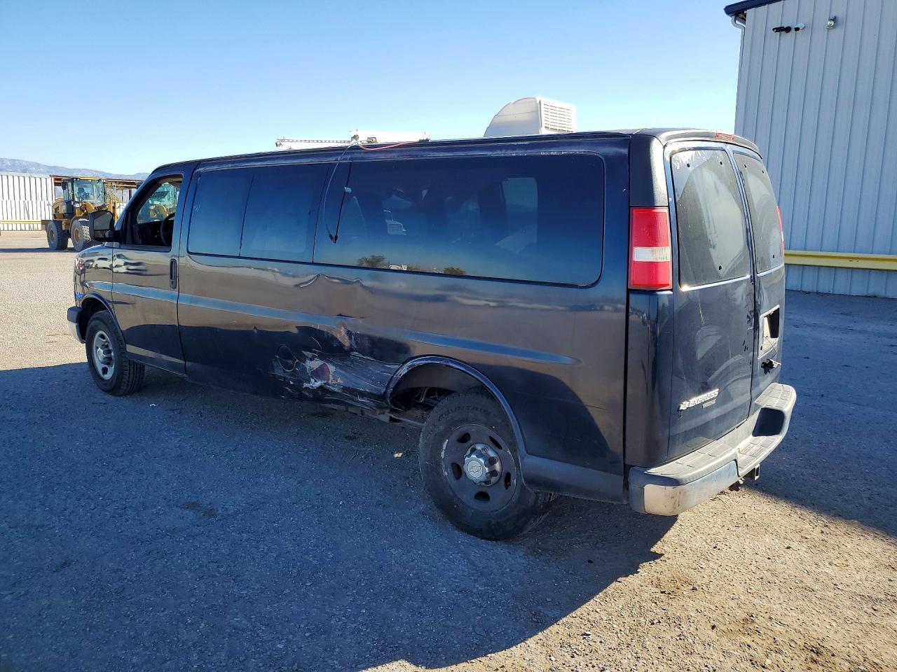 2008 Chevrolet Express G3500 - Image 2
