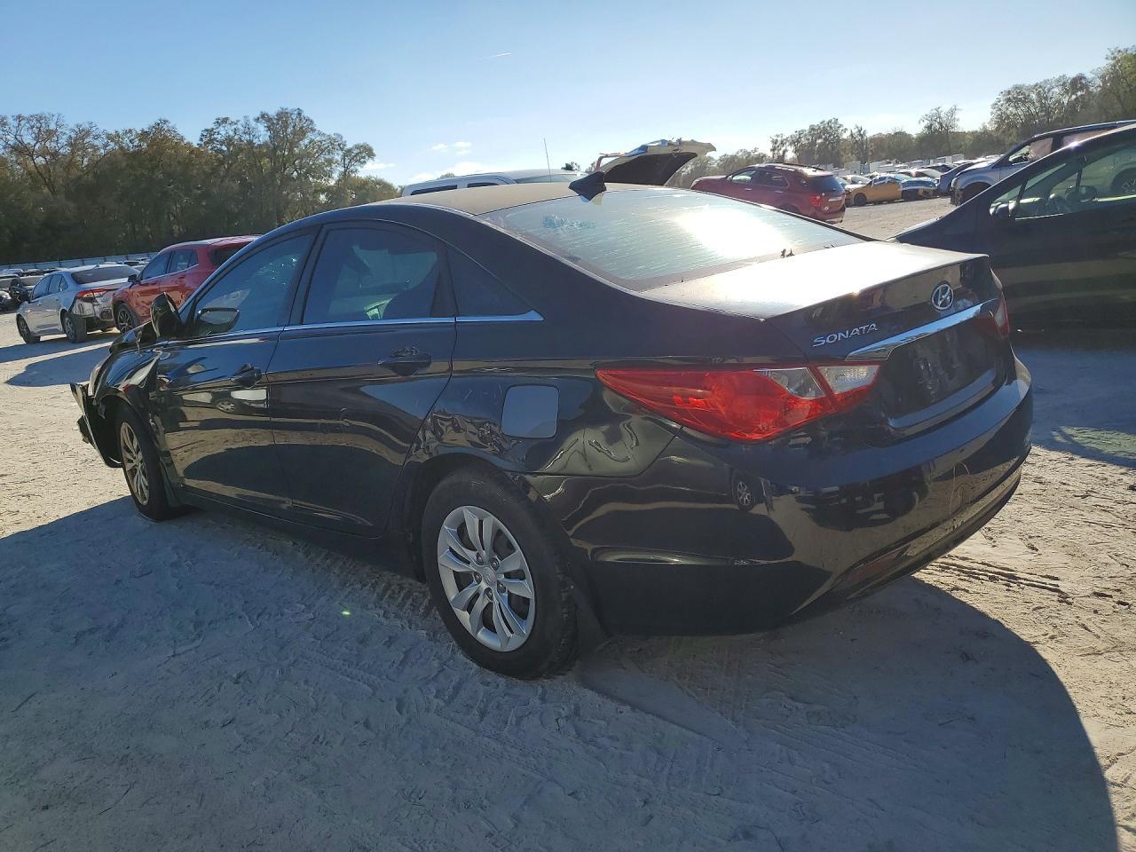 2013 Hyundai Sonata Gls - Image 2