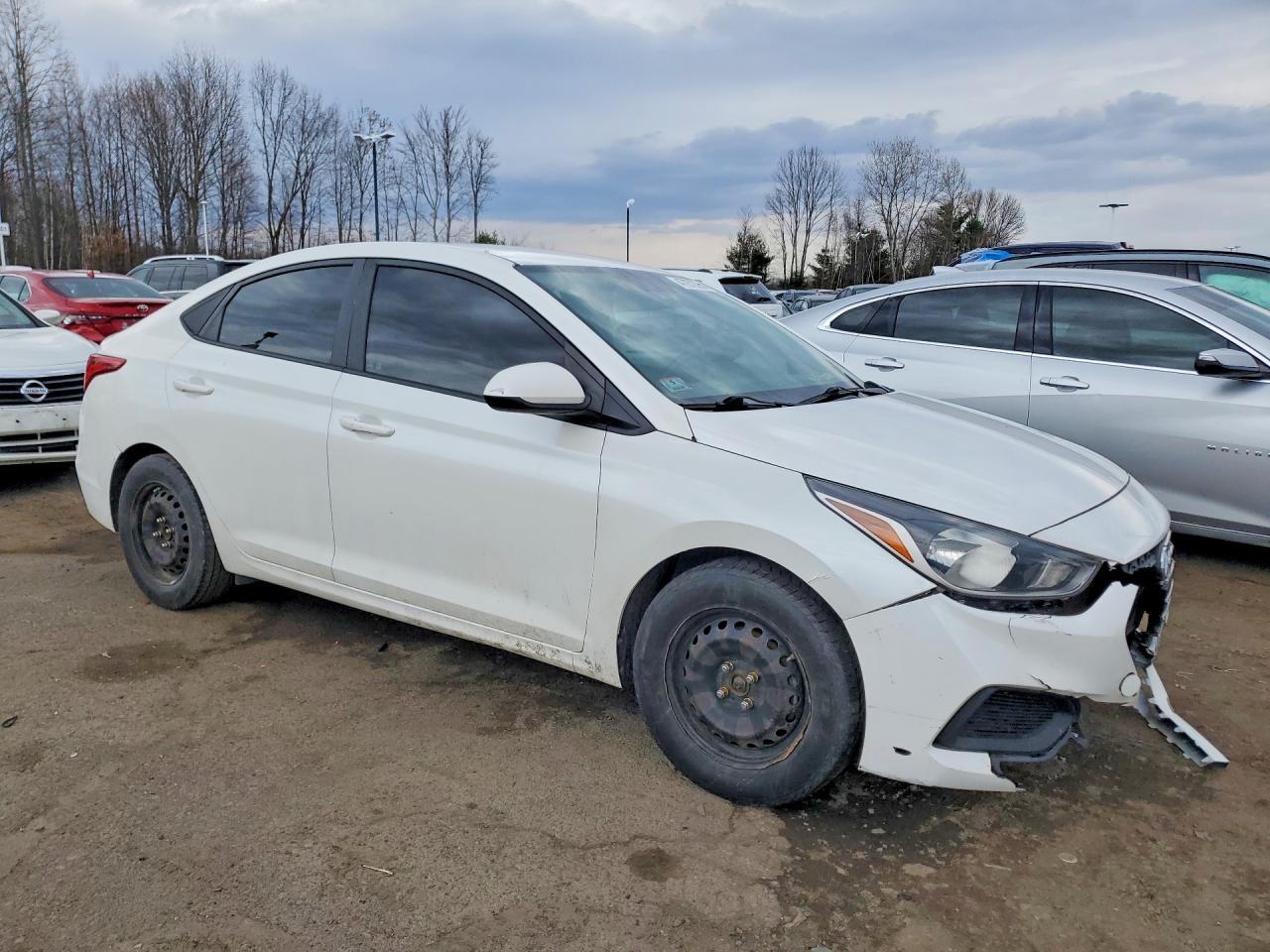 2020 Hyundai Accent Se - Фото 4