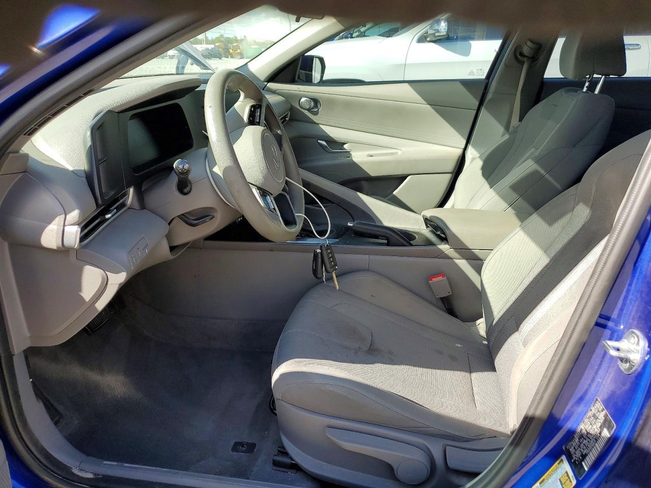 2024 Hyundai Elantra Se - Image 7
