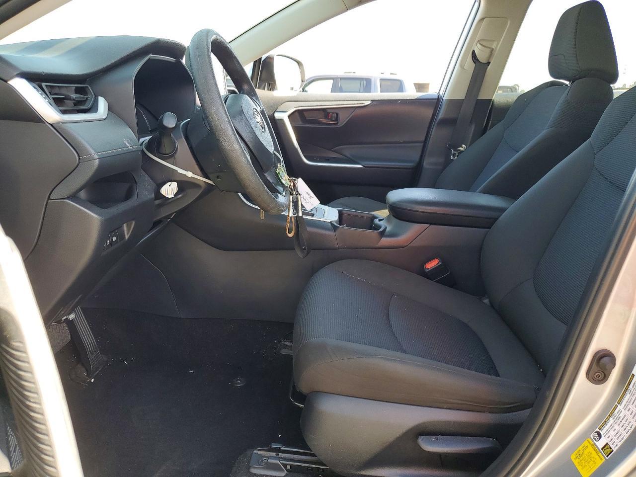 2025 Toyota Rav4 Le - Фото 7