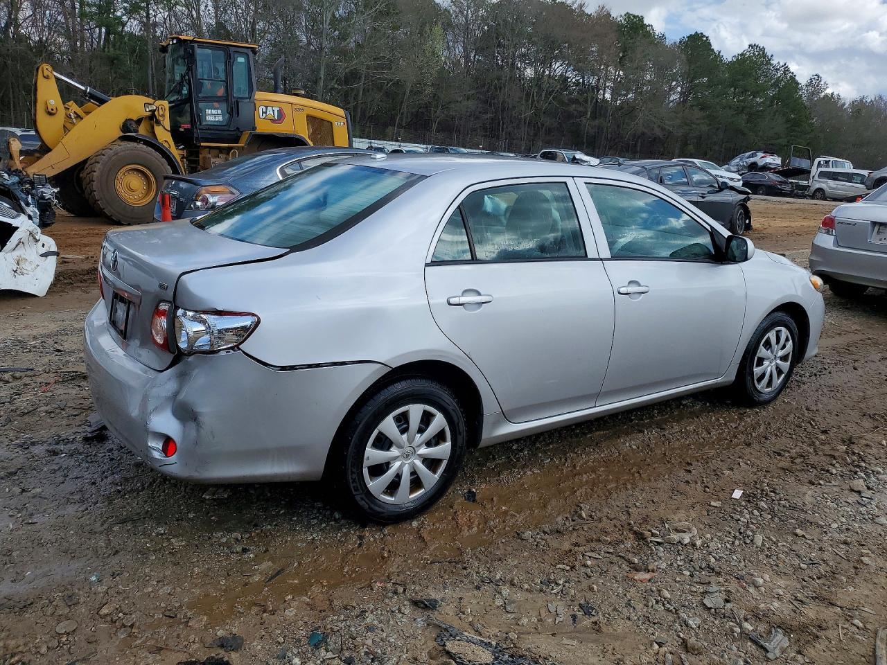 2010 Toyota Corolla Le - Фото 3