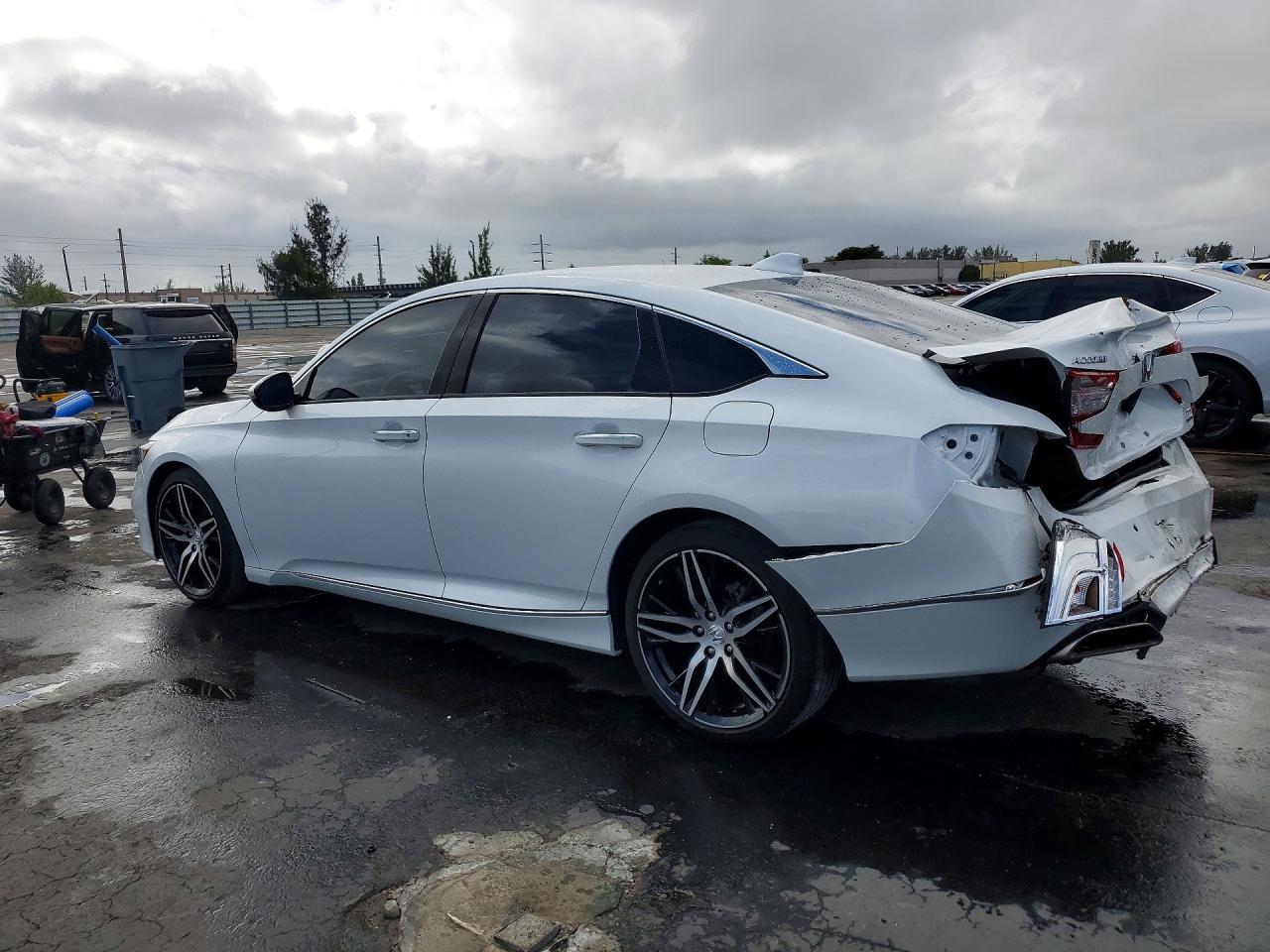 2022 Honda Accord Touring - Фото 2