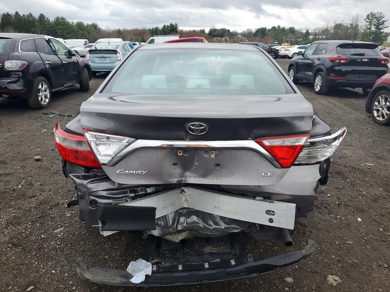 2017 Toyota Camry Le - Фото 6