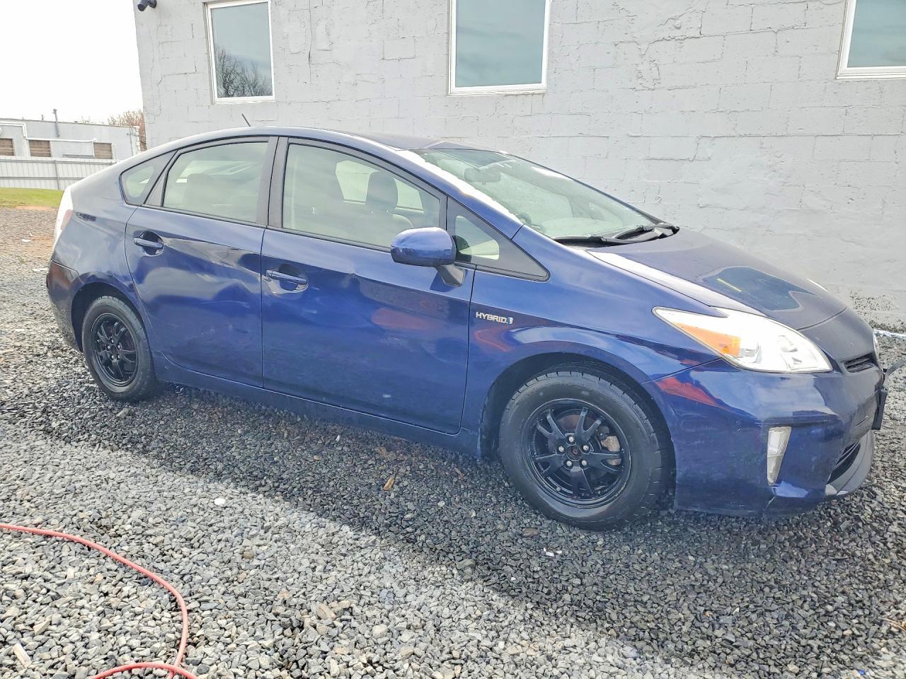 2013 Toyota Prius Two - Фото 4